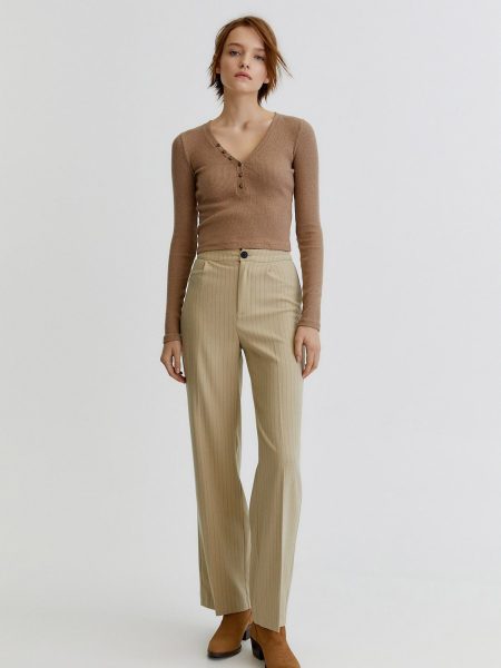 Ribbed Cropped T-Shirt With Buttons - Image 4