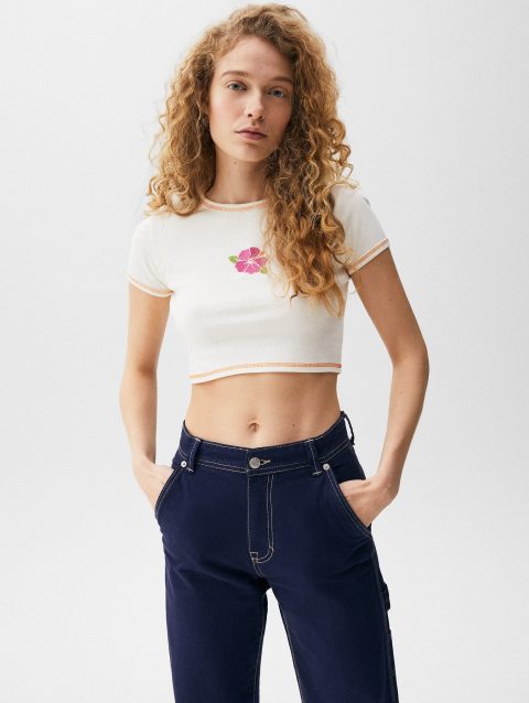 Cropped Short Sleeve T-shirt With Embroidered Detail