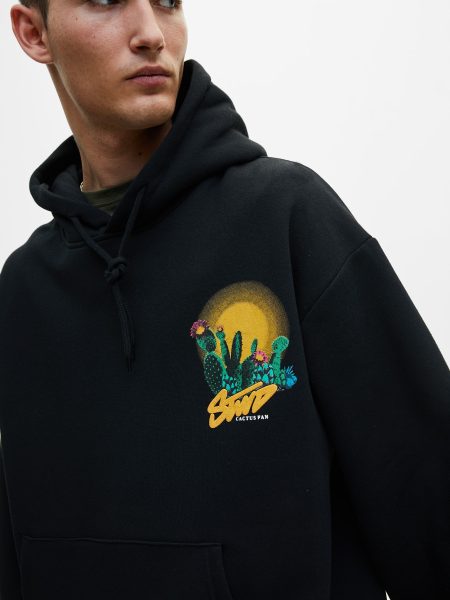 Black Hoodie With Contrast Graphic - Image 3