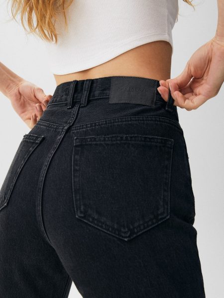 Basic Mom Jeans - Image 3