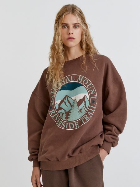Brown Mountain Graphic Sweatshirt