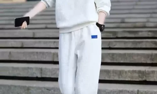 2025 Spring and Autumn New Women's Loose Casual Sportswear Set High-end Fashionable Sweater Reducing Sweater Two-piece Set - Image 3