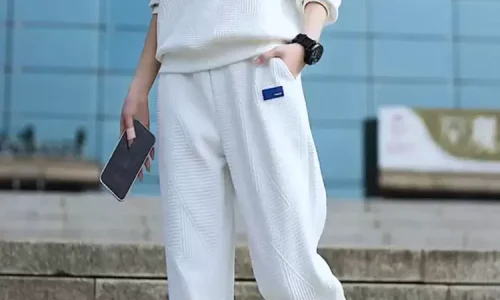 2025 Spring and Autumn New Women's Loose Casual Sportswear Set High-end Fashionable Sweater Reducing Sweater Two-piece Set - Image 2